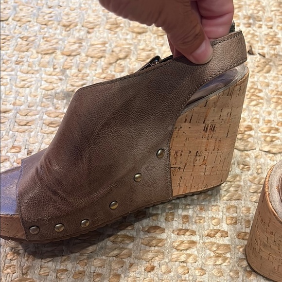 Antelope Brown Wedge Sandals - Picture 8 of 11